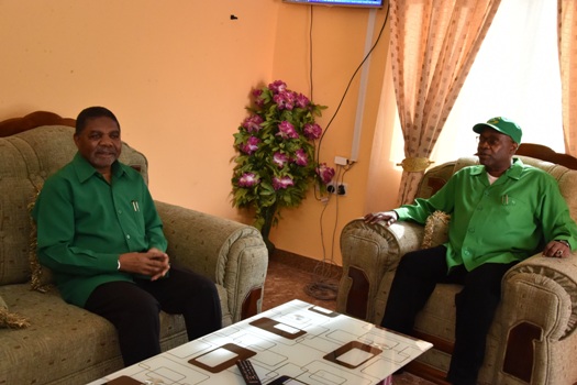 Dk.Shein akitoa salamu zake kwa Wajumbe wa Mkutano Mkuu Maalum wa CCM uliofanyika mjini Dodoma.