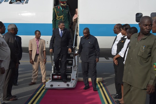 Dk. Shein amerejea nchini akitokea nchini Uingereza kwa Ziara maalum