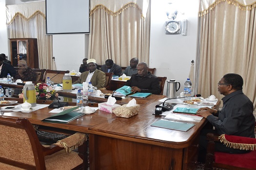Rais wa Zanzibar na Mwenyekiti wa Baraza la Mapinduzi Dk.Ali Mohamed Shein akizungumza na Uongozi wa Wizara Kilimo,Maliasili,Mifugo na Uvuvi katika kikao cha utekelezaji wa Mpango kazi kwa robo mbili ya Julai-Disemba2019/2020